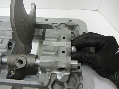 _Graphics/Web/TRSM0970_gear shift housing reassembly 9.jpg